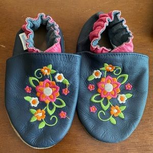 Robeez baby shoes 18-24 months
